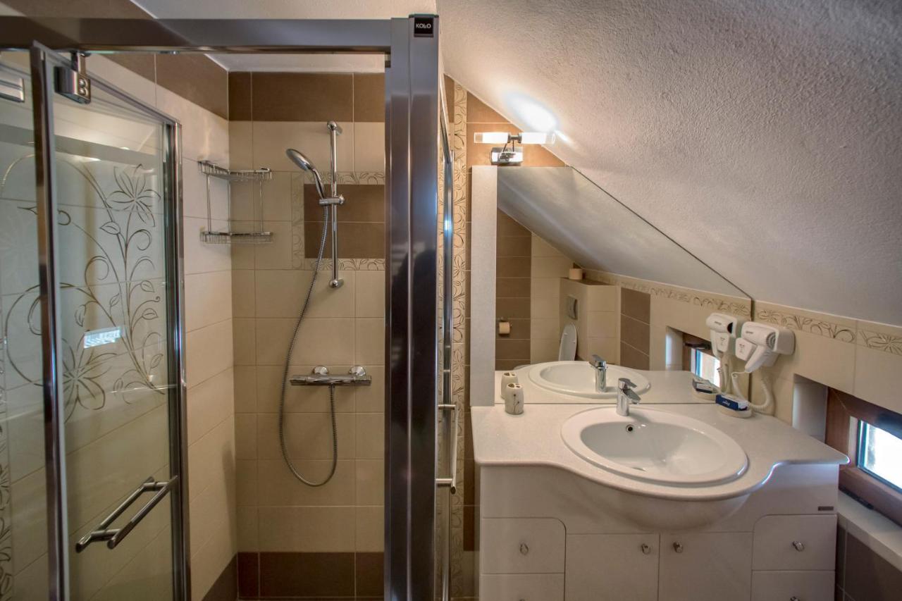 Pensiunea Cretuca Botiza Habitación foto